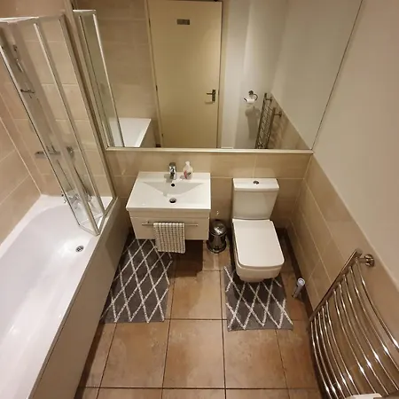 Luxurious City Centre Groundfloor Flat With Free Parking