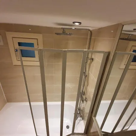 Luxurious City Centre Groundfloor Flat With Free Parking Apartment Leeds (West Yorkshire)